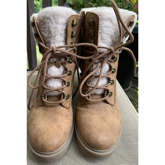 INDIGO RD. Women’s Mallory Boots, Size 7.5 M, Tan With Ivory Sherpa Fall - Picture 2 of 7